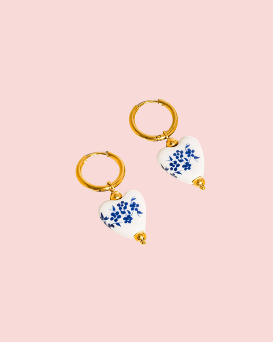 Yun 18K Gold Non-Tarnish Ceramic Floral Heart Earring