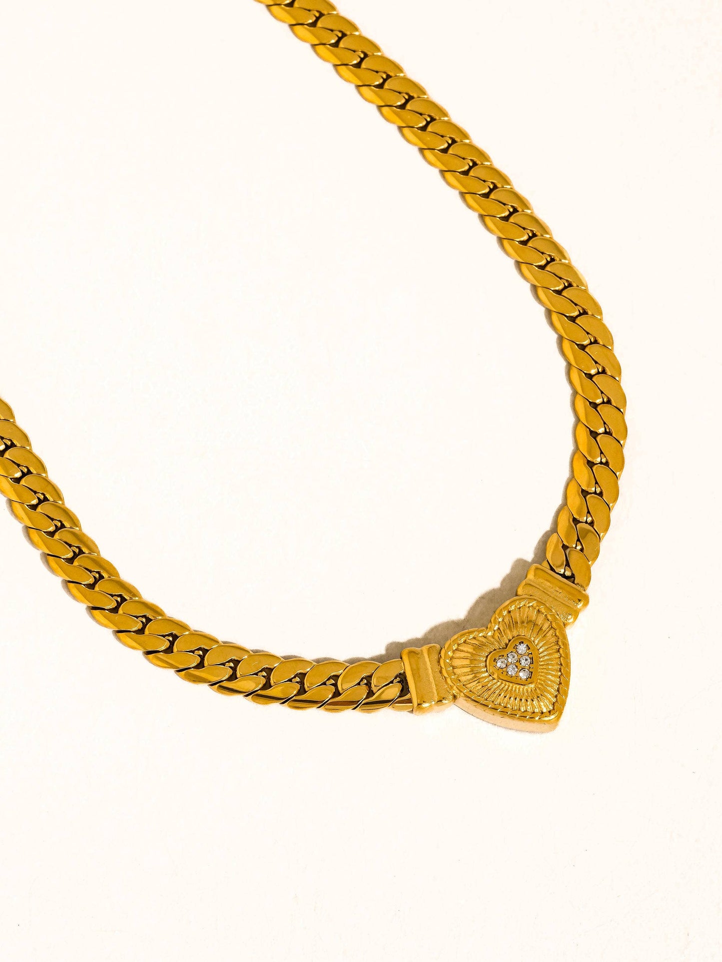 Arwen 18K Gold Non-Tarnish Heart Pendant Chain Necklace