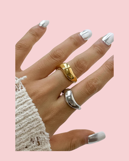 Erin 18K Non-Tarnish Classic Wavy Band