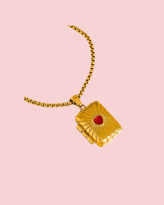 Lavande 18K Gold Non-Tarnish Heart Locket Pendant Necklace