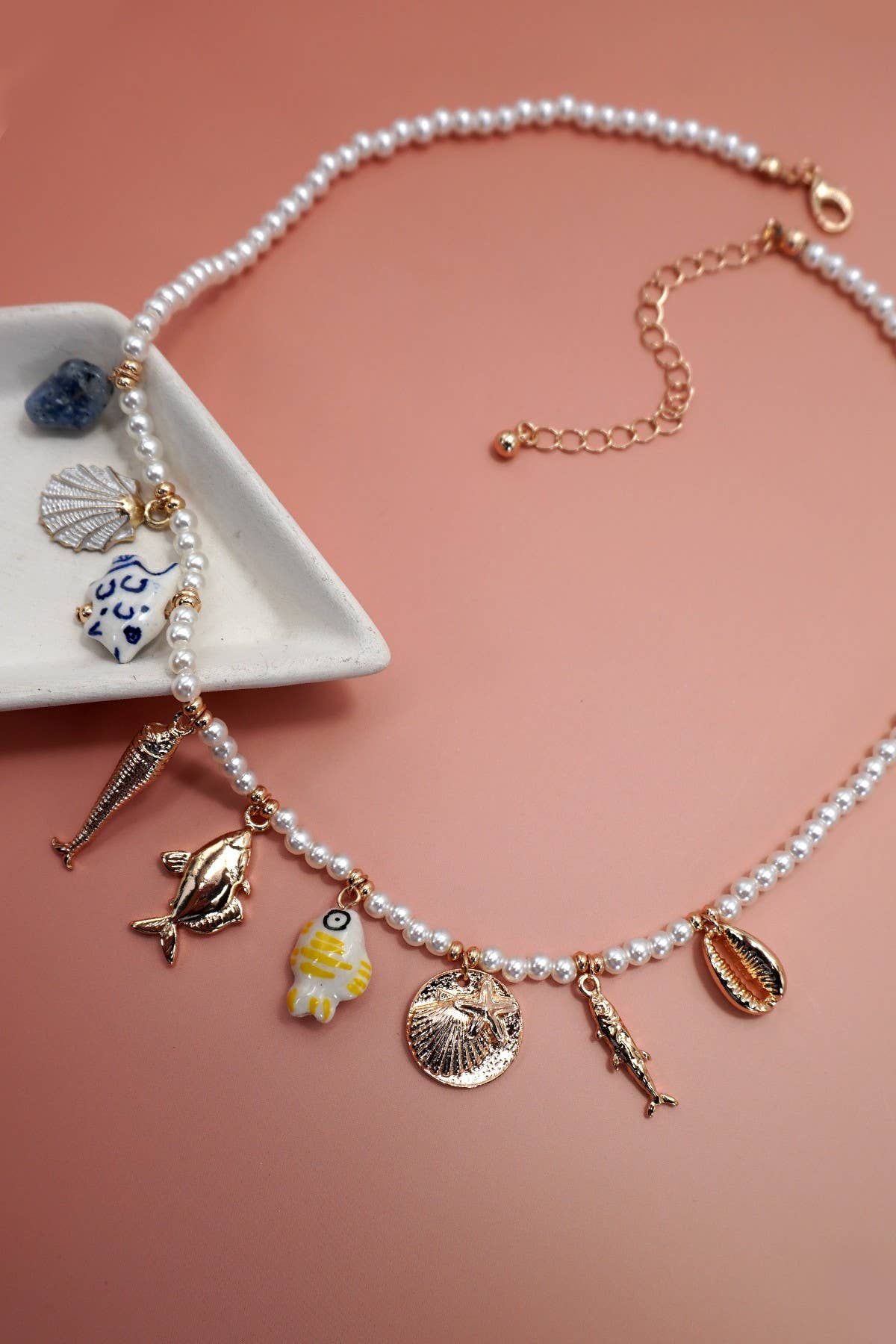 CHARM NECKLACE-PORCELAIN SHELLS FISH NATURAL STONE | 80N9214