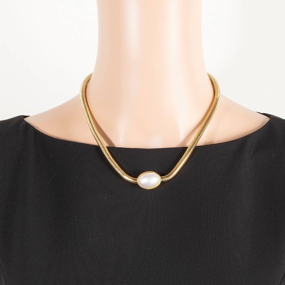 Oval Pendant Metallic Flexible Snake Chain Necklace