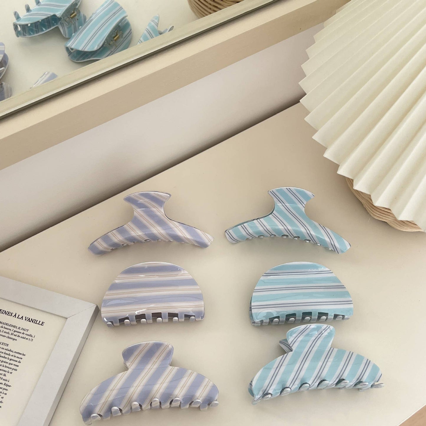 Fashionable Blue - White Striped Patterns Hair Claws