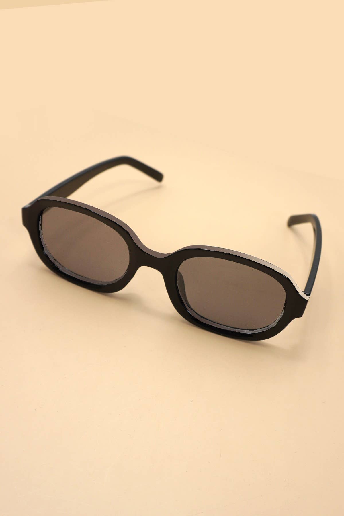 OVERSIZED RETRO FRAME SUNGLASSES
