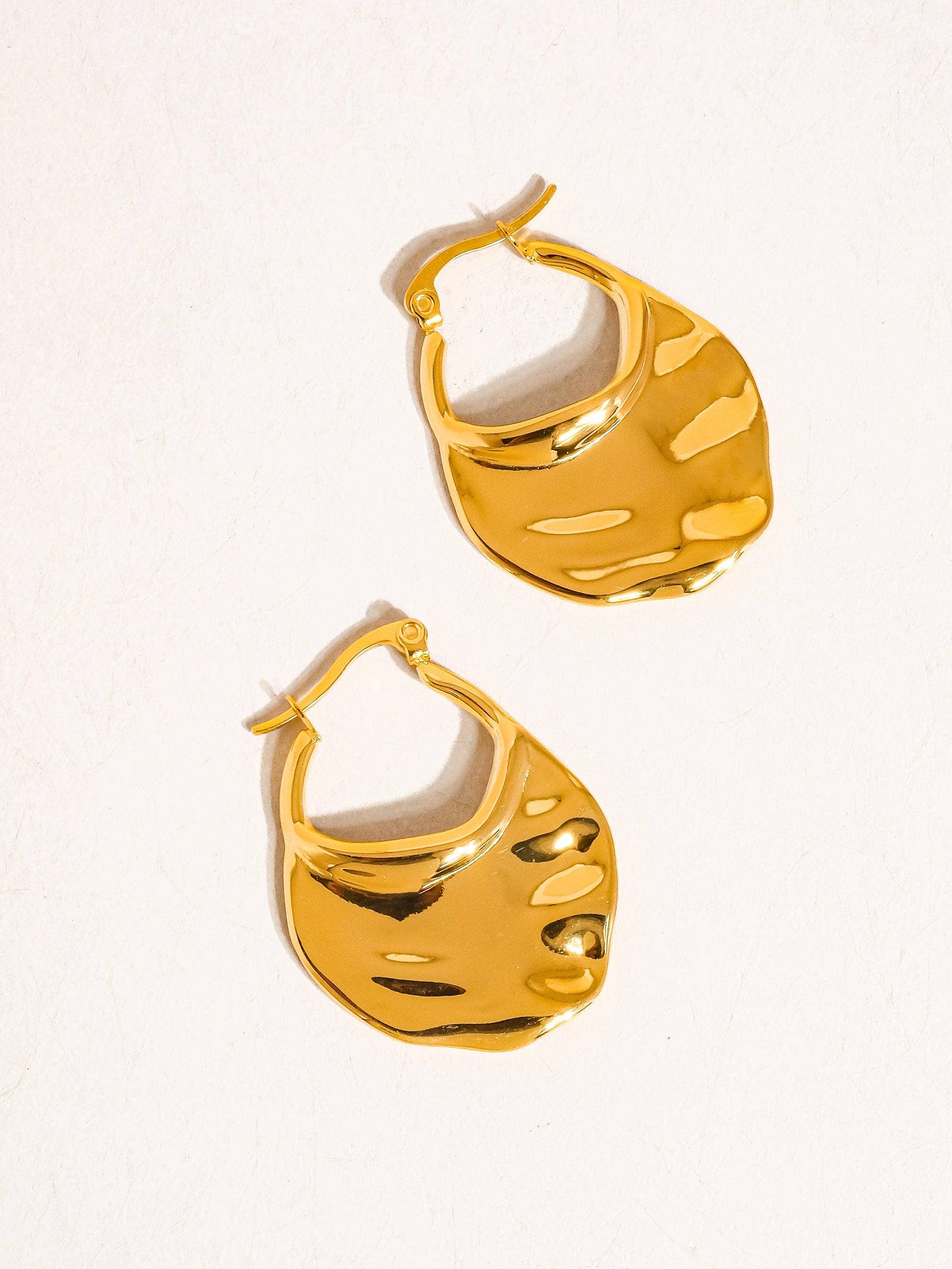 Jinni 18K Gold Non-Tarnish Classic Hoop Earring