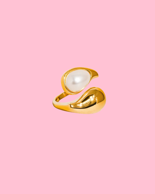 Sloan 18K Gold Non-Tarnish Pearl Wavy Ring