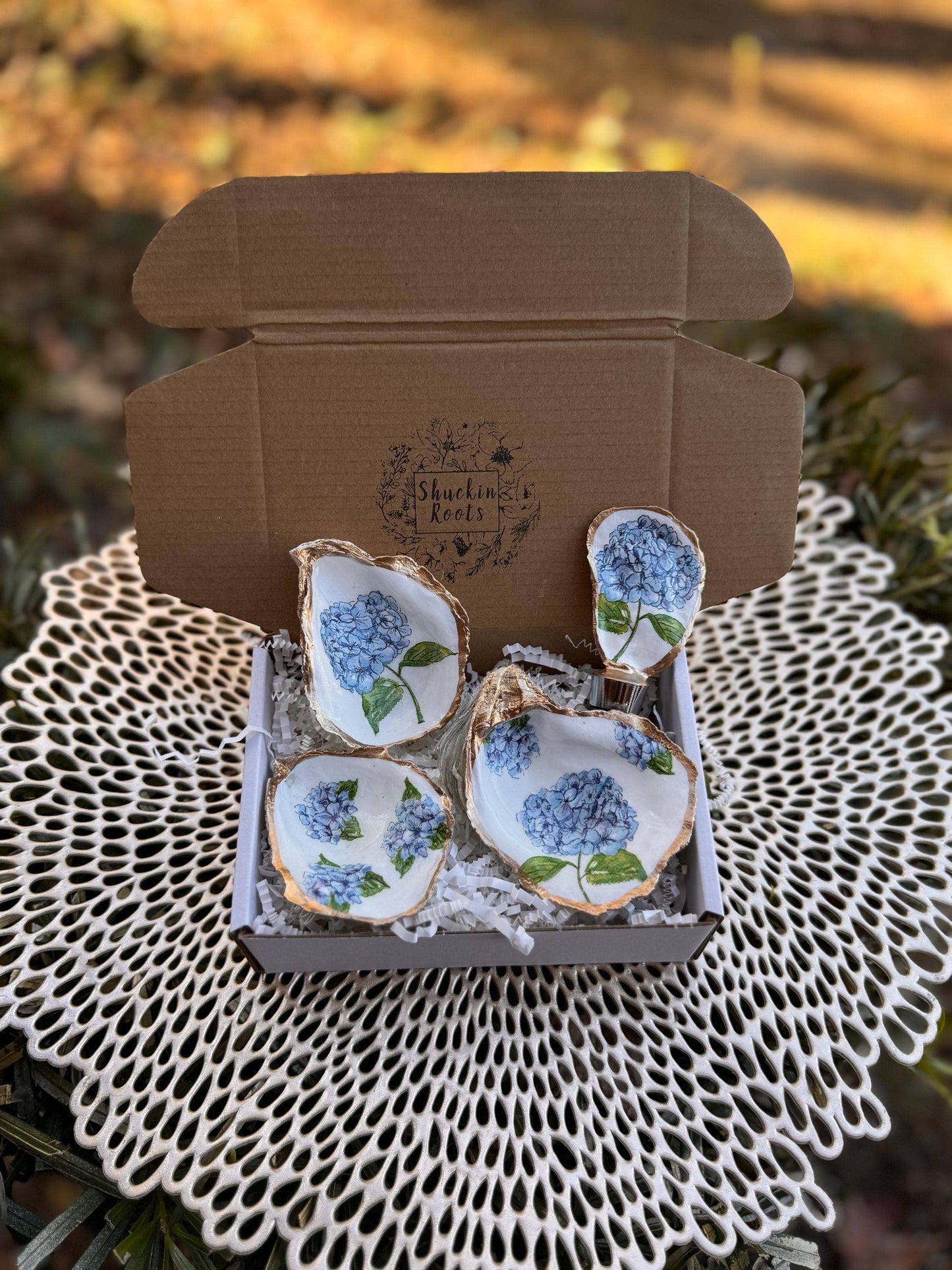 Hydrangea Blue and White Oyster Dish/Wine Topper