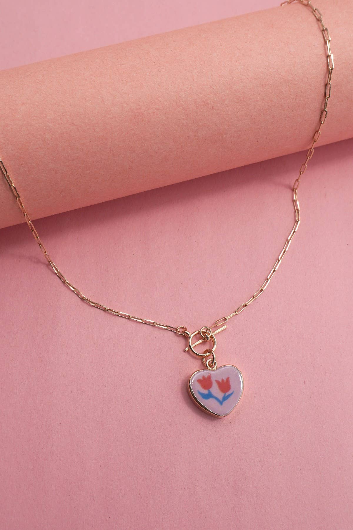 PORCELAIN FLOWER HEART CHARM TOGGLE NECKLACE