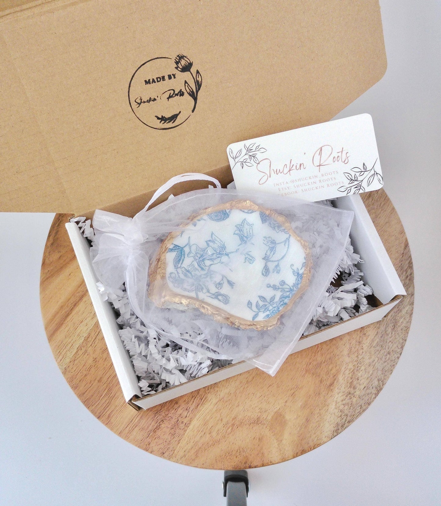 Hydrangea Blue and White Oyster Dish/Wine Topper