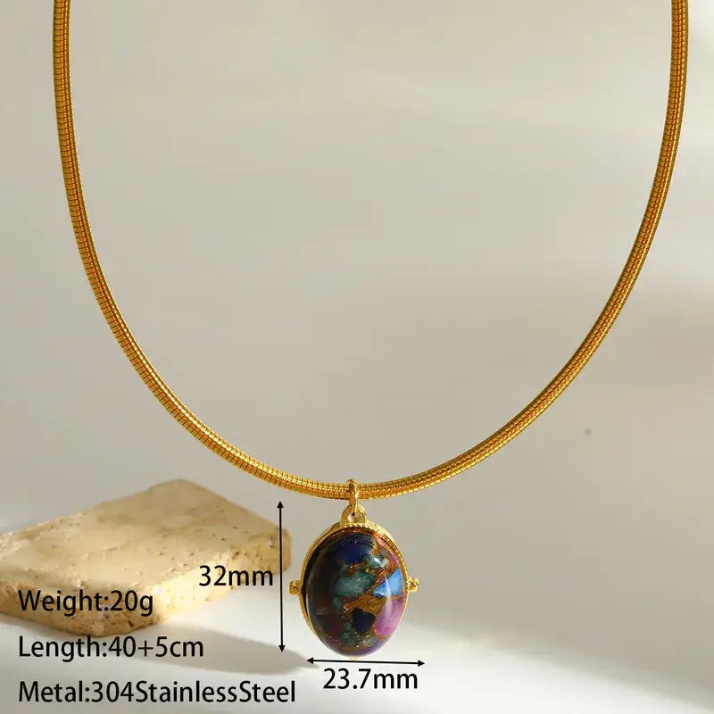 Oval Choker Necklace with Natural Stone – 18K Gold