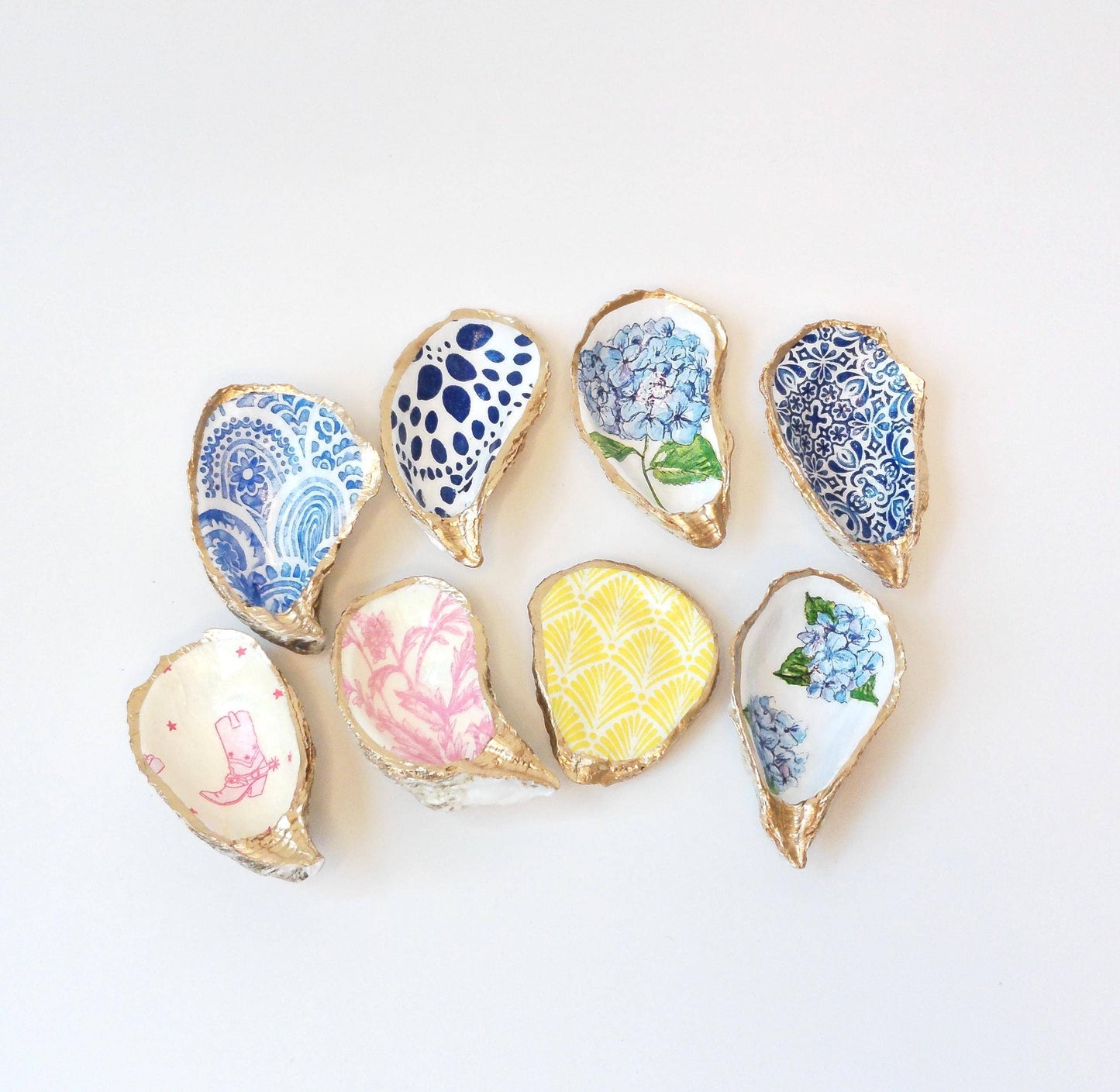 Hydrangea Blue and White Oyster Dish/Wine Topper