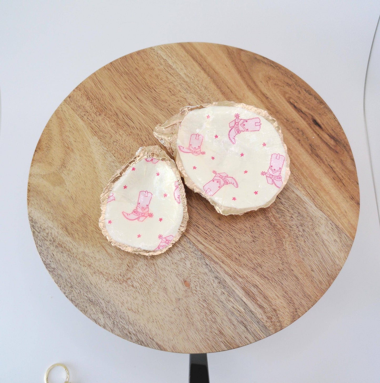 Pink Cowboy Boots Oyster Ring Holder/Wine Topper/Magnet