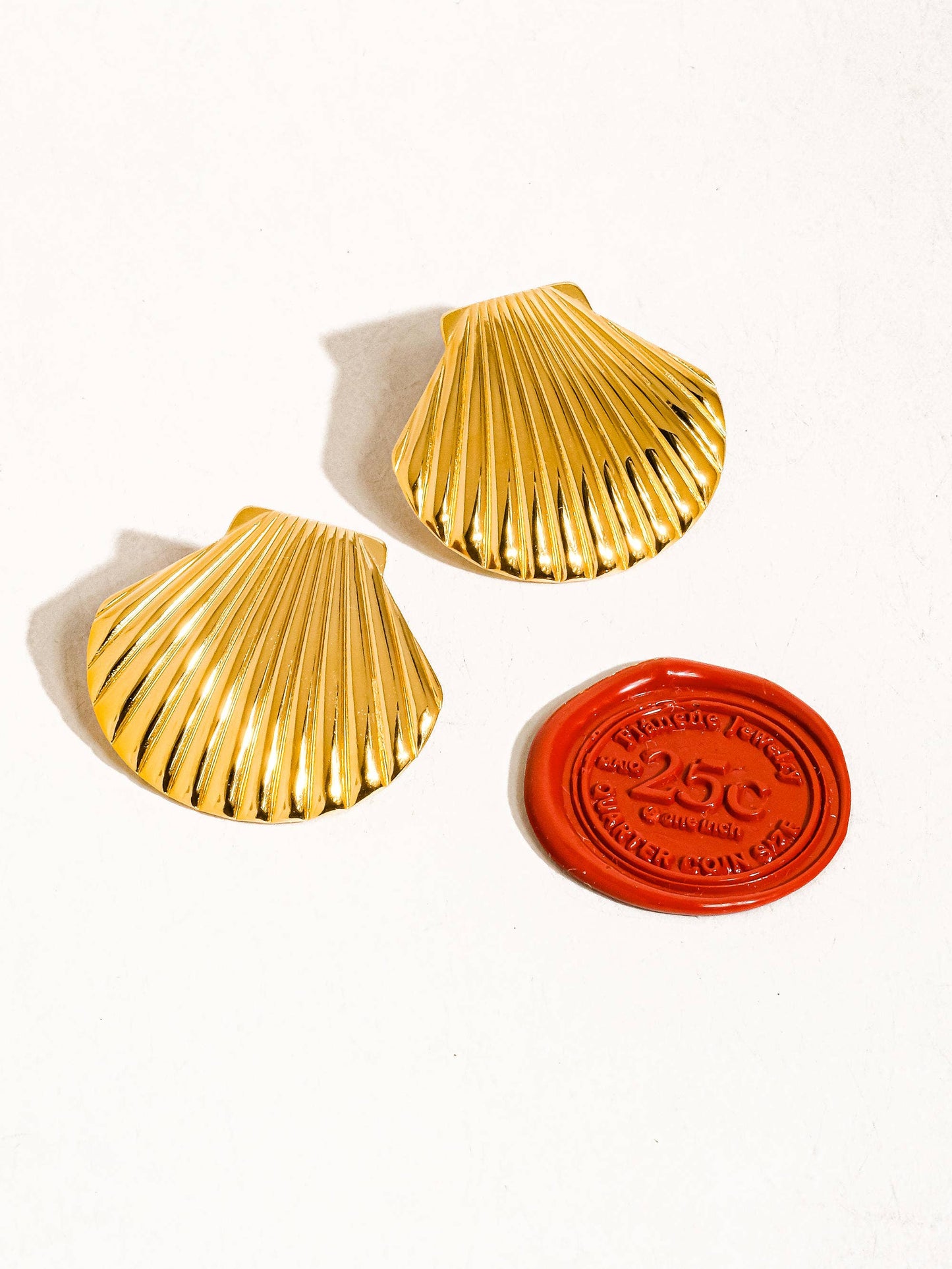 Cèpe 18K Gold Non-Tarnish Shell Studs