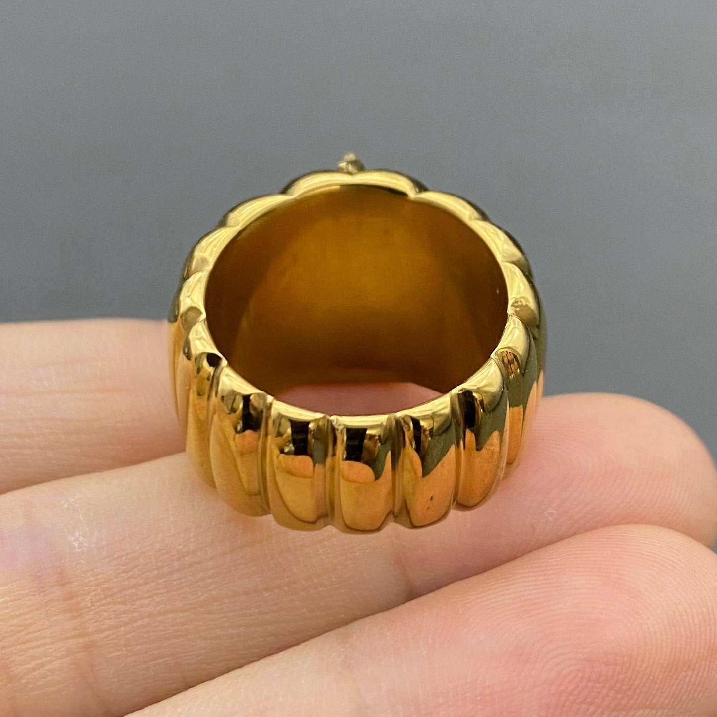 Sparkling Zircon Inlaid 18K Gold-plated Stainless Steel Ring - FGS