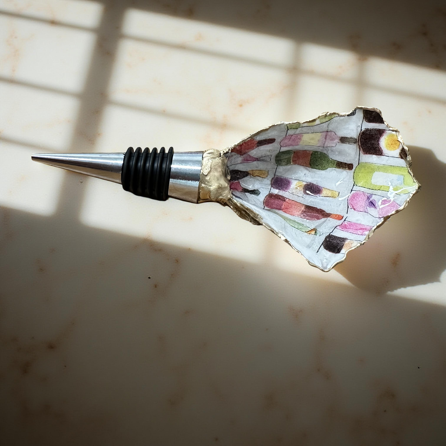 Vintner’s Palette Oyster Shell Wine Stopper – Gold Rim