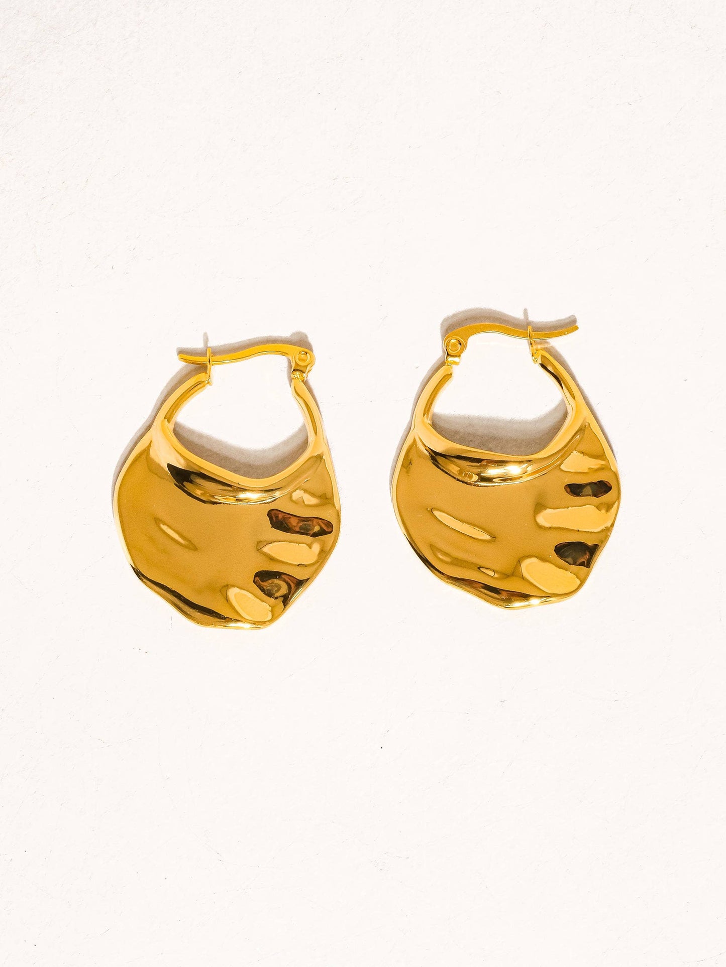 Jinni 18K Gold Non-Tarnish Classic Hoop Earring