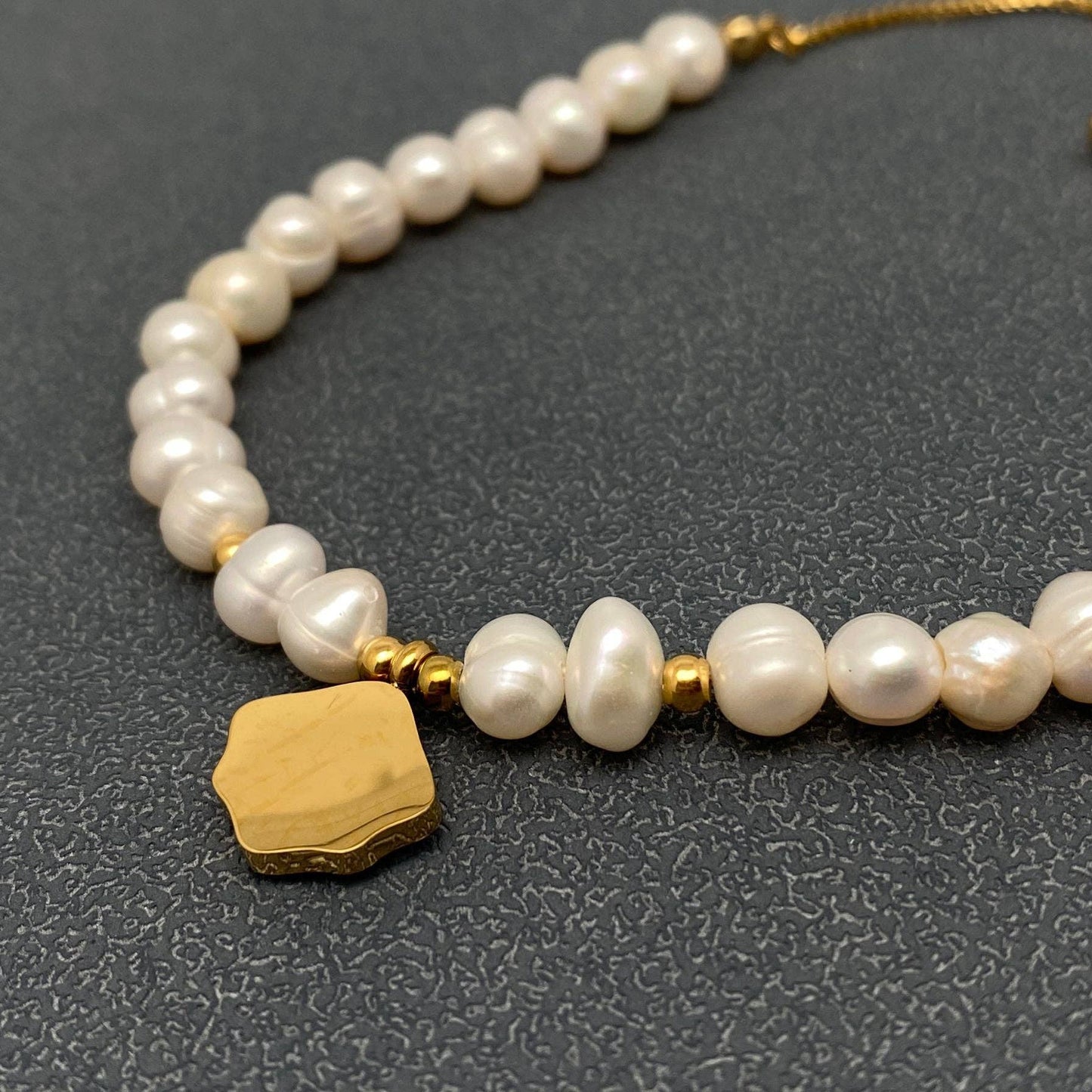 FGS - 18K Gold Plated Shell Charm Pearl Beaded Bracelet